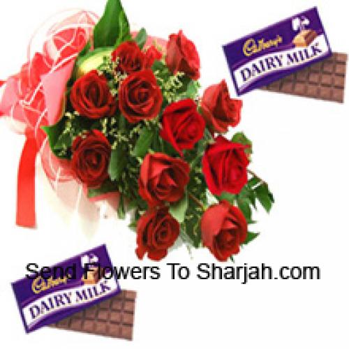 12 Belles roses rouges avec des chocolats Cadbury